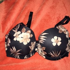 PINK Victoria's Secret Intimates & Sleepwear - Victoria Secret Pink Bra PINK Victoria's Secret Intimates & Sleepwear - Victoria Secret Pink Bra